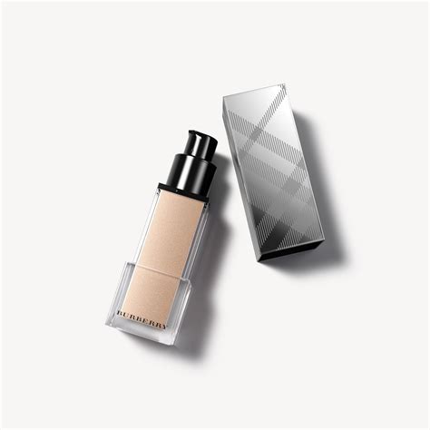 Burberry Nude Radiance No. 01 Fresh Glow Luminous Fluid Base 